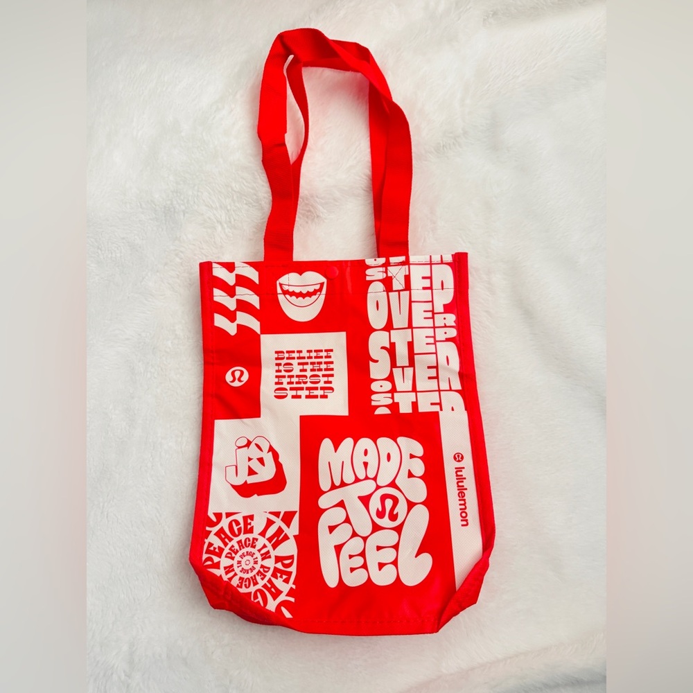 2 New Lululemon reusable shoppers limited edition
